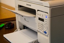 Samsung představuje nové tiskárny pro malé a domácí kanceláře Samsung představuje nové tiskárny pro malé a domácí kanceláře